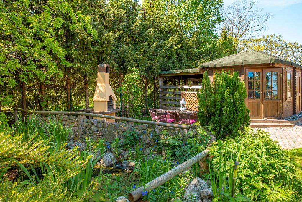 Ferienwohnung Am Walnussbaum Parchtitz Luaran gambar